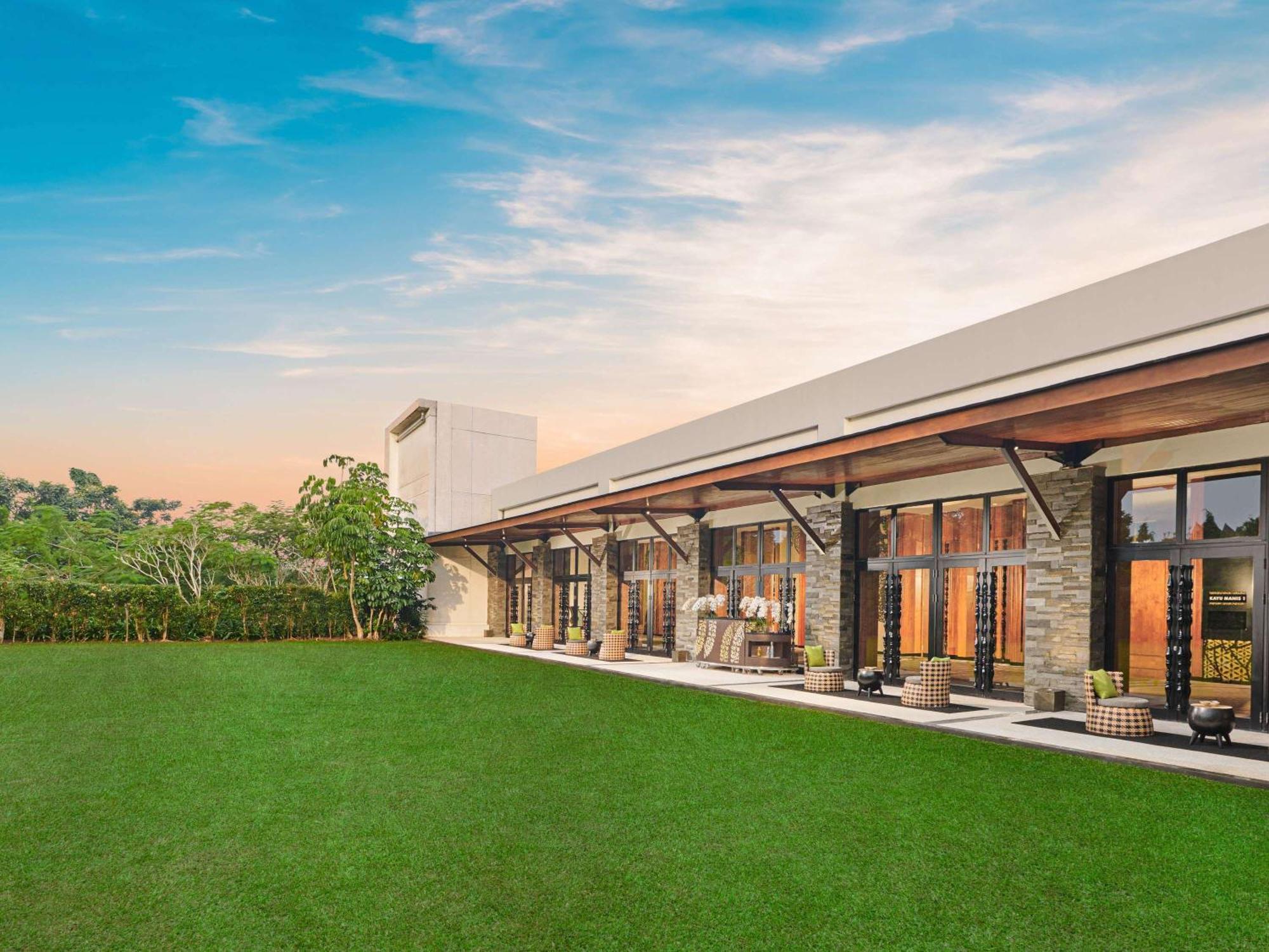 Pullman Ciawi Vimala Hills Resort Bogor Exterior photo
